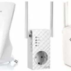 Trzy białe wzmacniacze sygnału Wi-Fi, idealne do rankingu najlepszych urządzeń.
