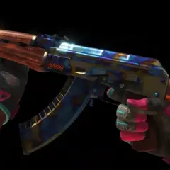 Gracz w rękawiczkach trzyma AK-47 z unikalnym skinem. Zastanawiasz się, ile kosztuje CS:GO?