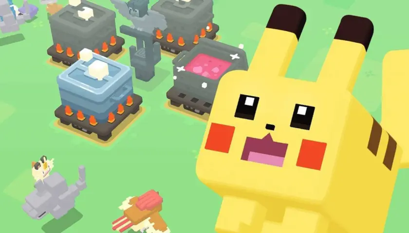 Pikachu i inne postacie z gry w stylu klocków, idealne dla fanów ciekawych gier na telefon.
