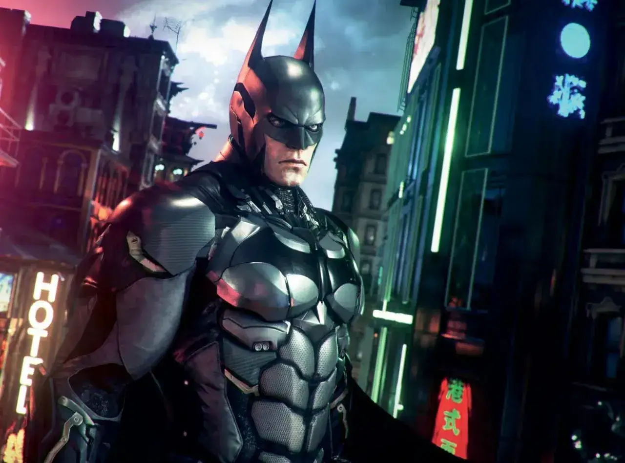 Batman w zbroi, gotowy do akcji w mrocznym, neonowym świecie Batman: Arkham City.