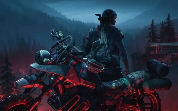 Mężczyzna w czapce i skórzanej kurtce siedzi na motocyklu w lesie, z karabinem na plecach.
